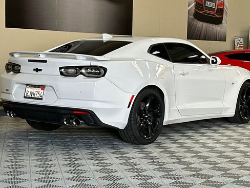 Used 2019 Chevrolet Camaro SS RWD image 4