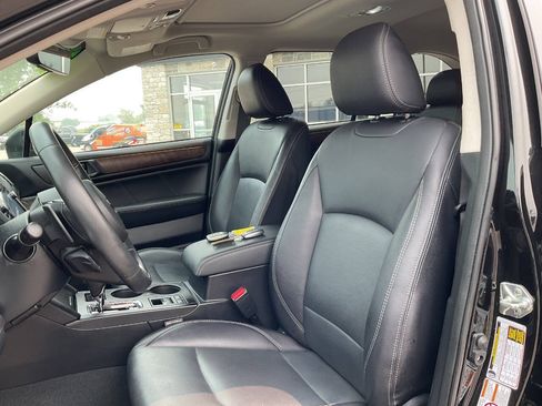 Used 2018 Subaru Outback 3.6R Limited AWD/4WD image 15