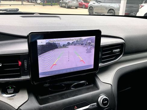 Used 2020 Ford Explorer XLT w/ Equipment Group 202A image 22