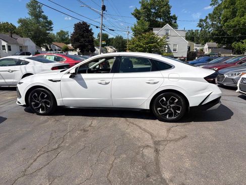 Used 2025 Hyundai Sonata SEL FWD image 2
