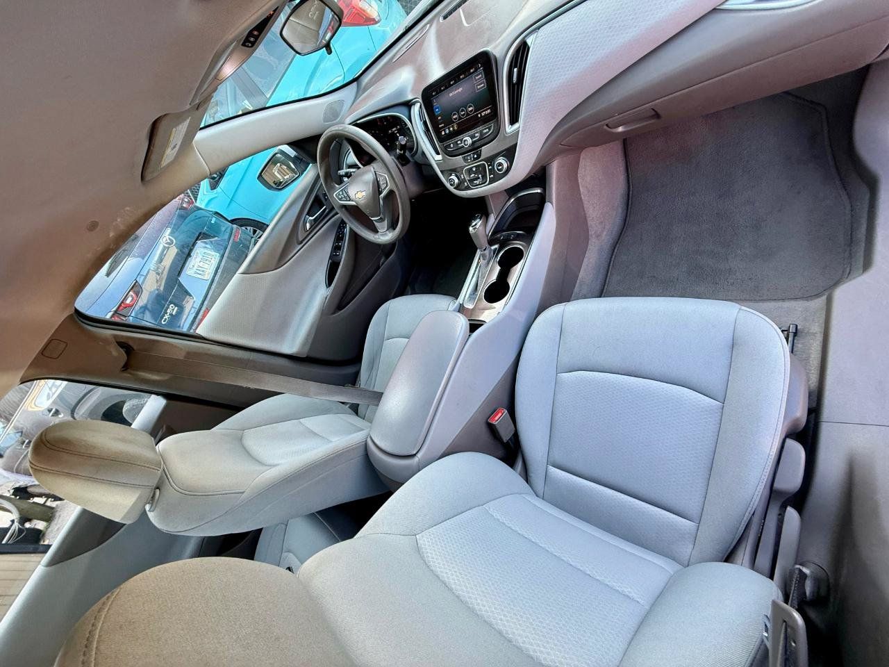 Used 2020 Chevrolet Malibu LS w/ Driver Confidence Package II FWD image 28