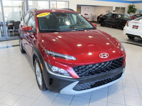 Used 2023 Hyundai Kona SEL image 3