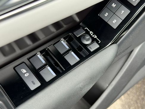 Certified 2026 Land Rover Range Rover Velar Dynamic SE AWD/4WD image 14