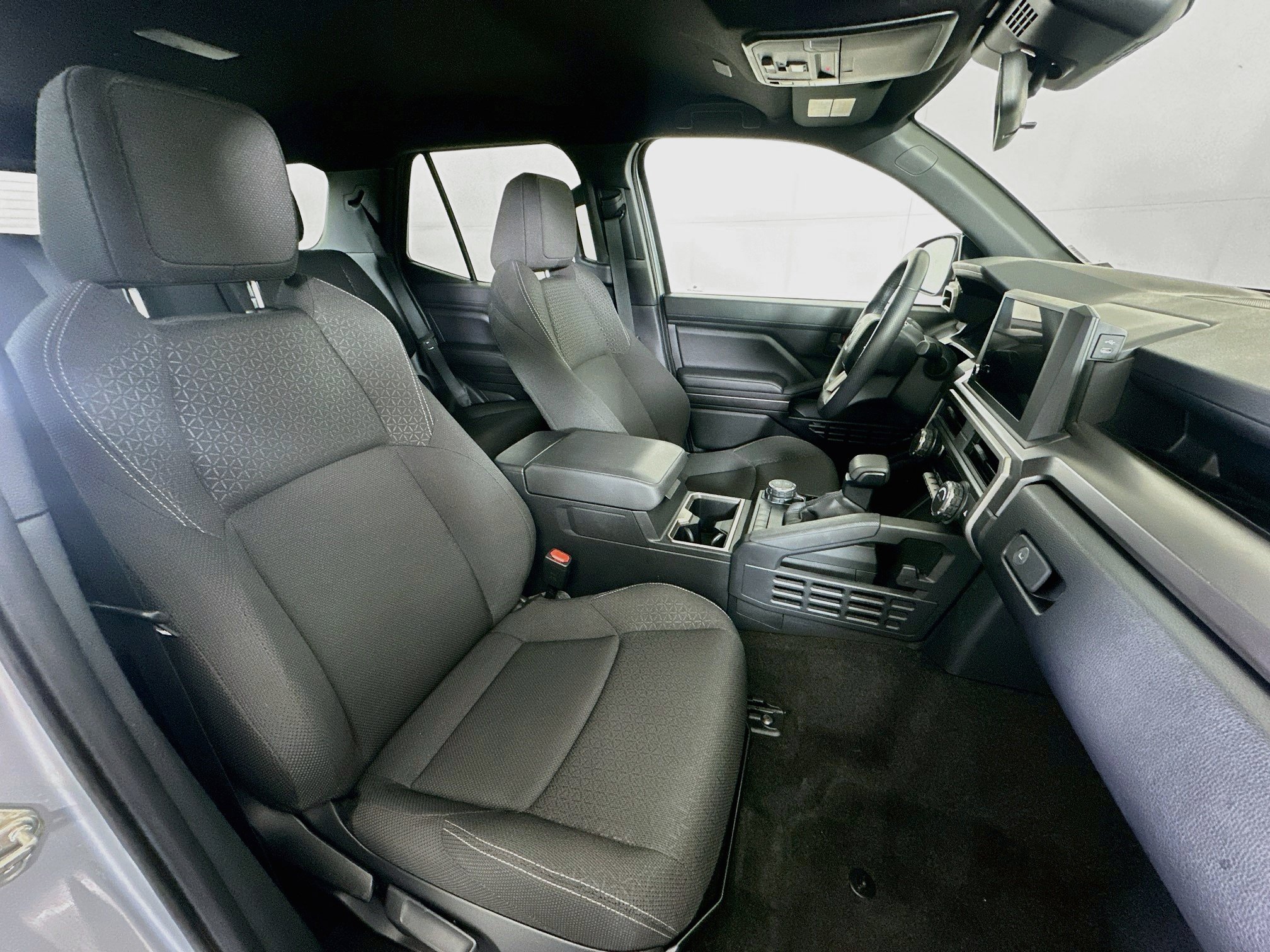 Used 2025 Toyota 4Runner SR5 AWD/4WD image 30
