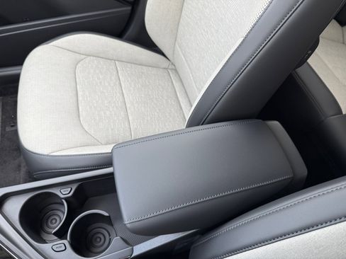 New 2025 Kia Niro SX Touring image 14