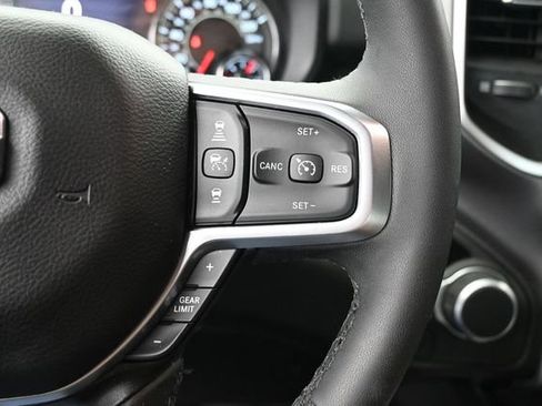 Used 2025 RAM 1500 Big Horn AWD/4WD image 33