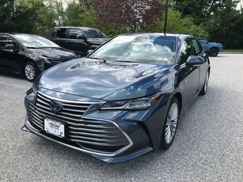 Used 2021 Toyota Avalon Limited w/ Advanced Safety Package FWD image 4