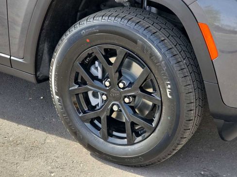 New 2026 Jeep Grand Cherokee Altitude AWD/4WD image 11