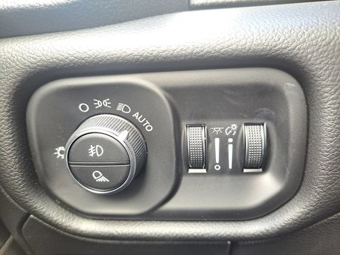 New 2026 RAM 1500 4x4 Crew Cab image 18