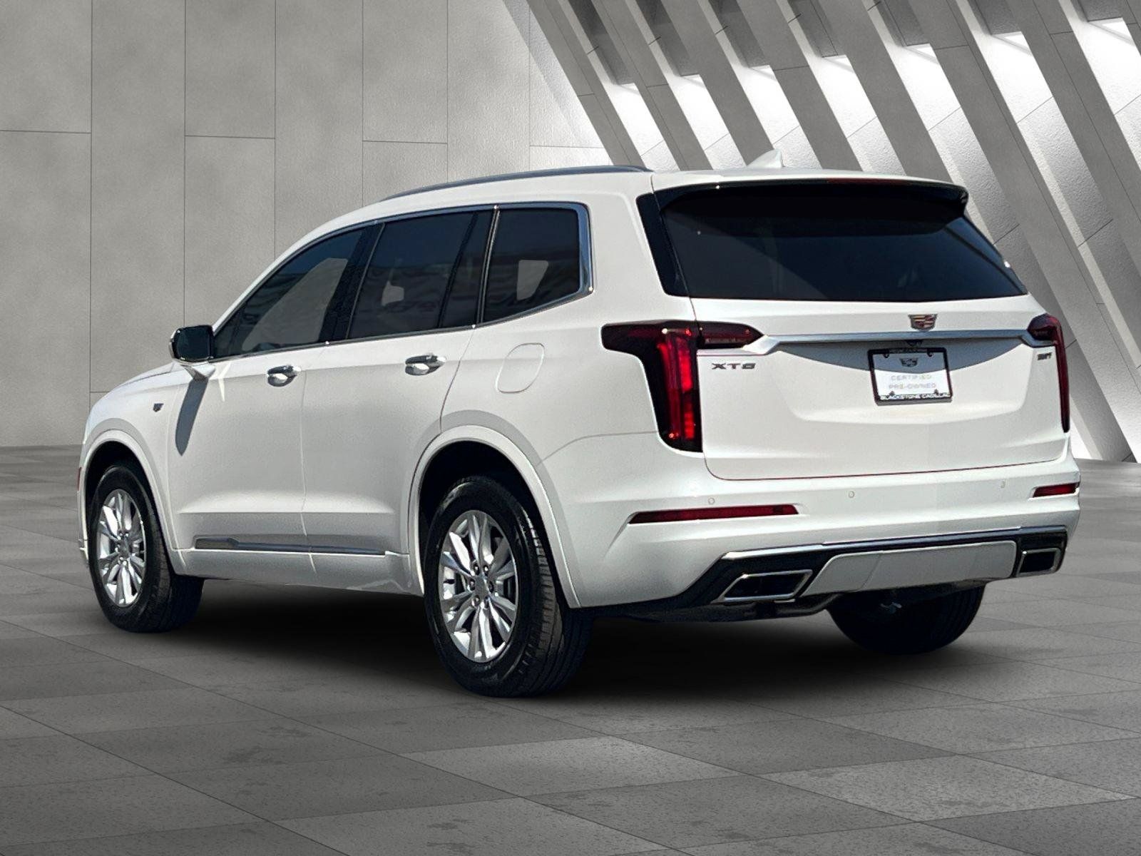 Certified 2025 Cadillac XT6 Luxury FWD image 6
