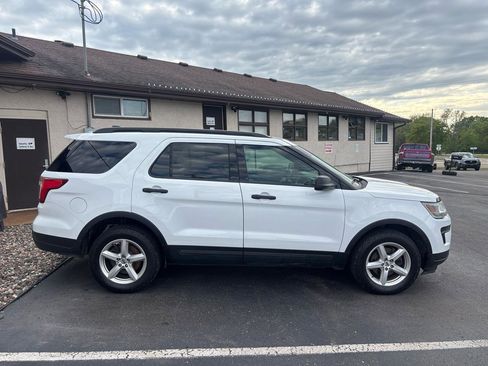 Used 2019 Ford Explorer 4WD image 2