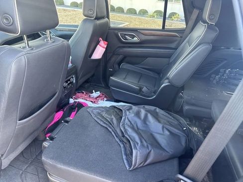 Used 2023 Chevrolet Tahoe Premier w/ Premium Package image 11