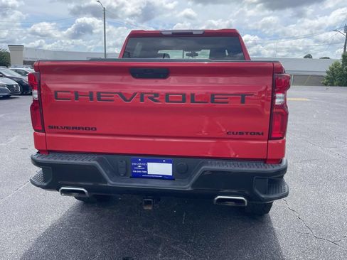 Used 2021 Chevrolet Silverado 1500 Custom Trail Boss w/ LPO, Dark Essentials Package AWD/4WD image 4