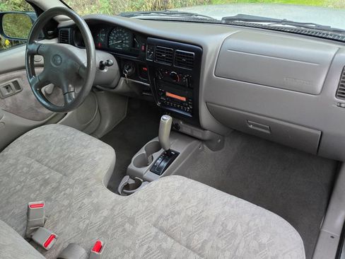 Used 2002 Toyota Tacoma 2WD Regular Cab image 8