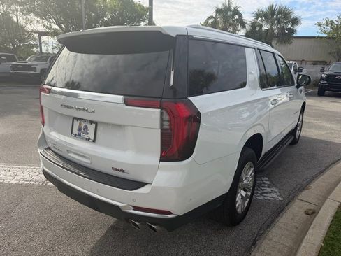 Used 2025 GMC Yukon XL Denali RWD image 4