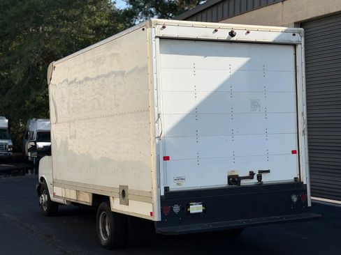 Used 2019 Chevrolet Express 3500 w/ Driver Convenience Package RWD image 9
