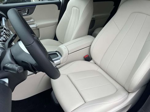 Certified 2025 Mercedes-Benz GLB 250 image 14