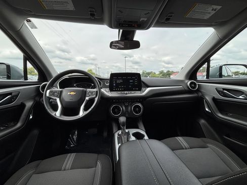 Used 2025 Chevrolet Blazer LT FWD image 33