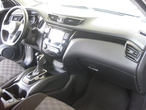 Used 2021 Nissan Rogue Sport SV FWD image 35