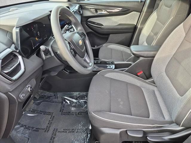 Used 2025 Chevrolet TrailBlazer LT AWD/4WD image 15
