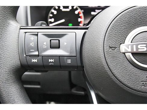 Certified 2023 Nissan Rogue SV image 13