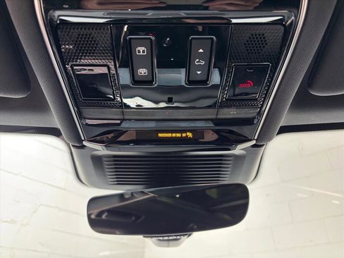 Used 2024 Land Rover Range Rover Sport SE image 12