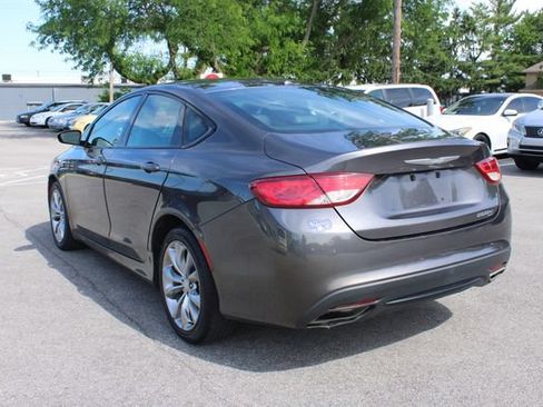 Used 2015 Chrysler 200 S FWD image 38