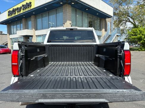 Used 2025 Toyota Tacoma TRD Off-Road AWD/4WD image 30