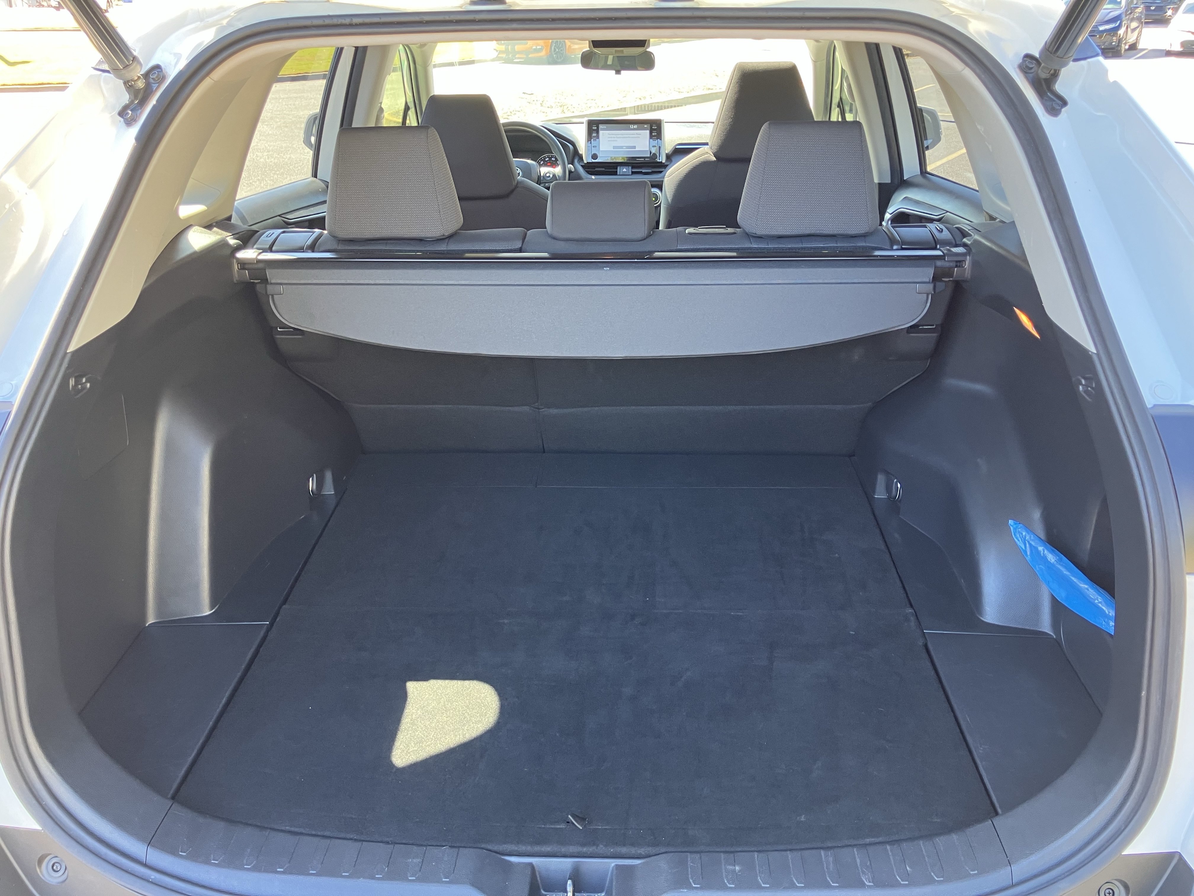 Used 2019 Toyota RAV4 XLE w/ Convenience Package FWD image 34