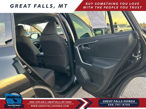 Used 2021 Toyota RAV4 XLE image 25