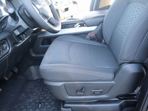 New 2026 RAM 2500 Big Horn AWD/4WD image 12
