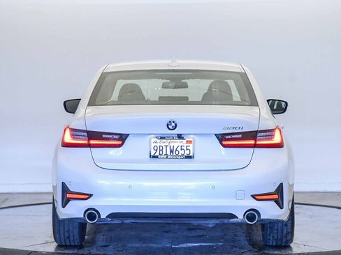 Certified 2022 BMW 330i Sedan w/ Convenience Package image 3