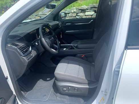 New 2026 GMC Acadia Elevation image 18