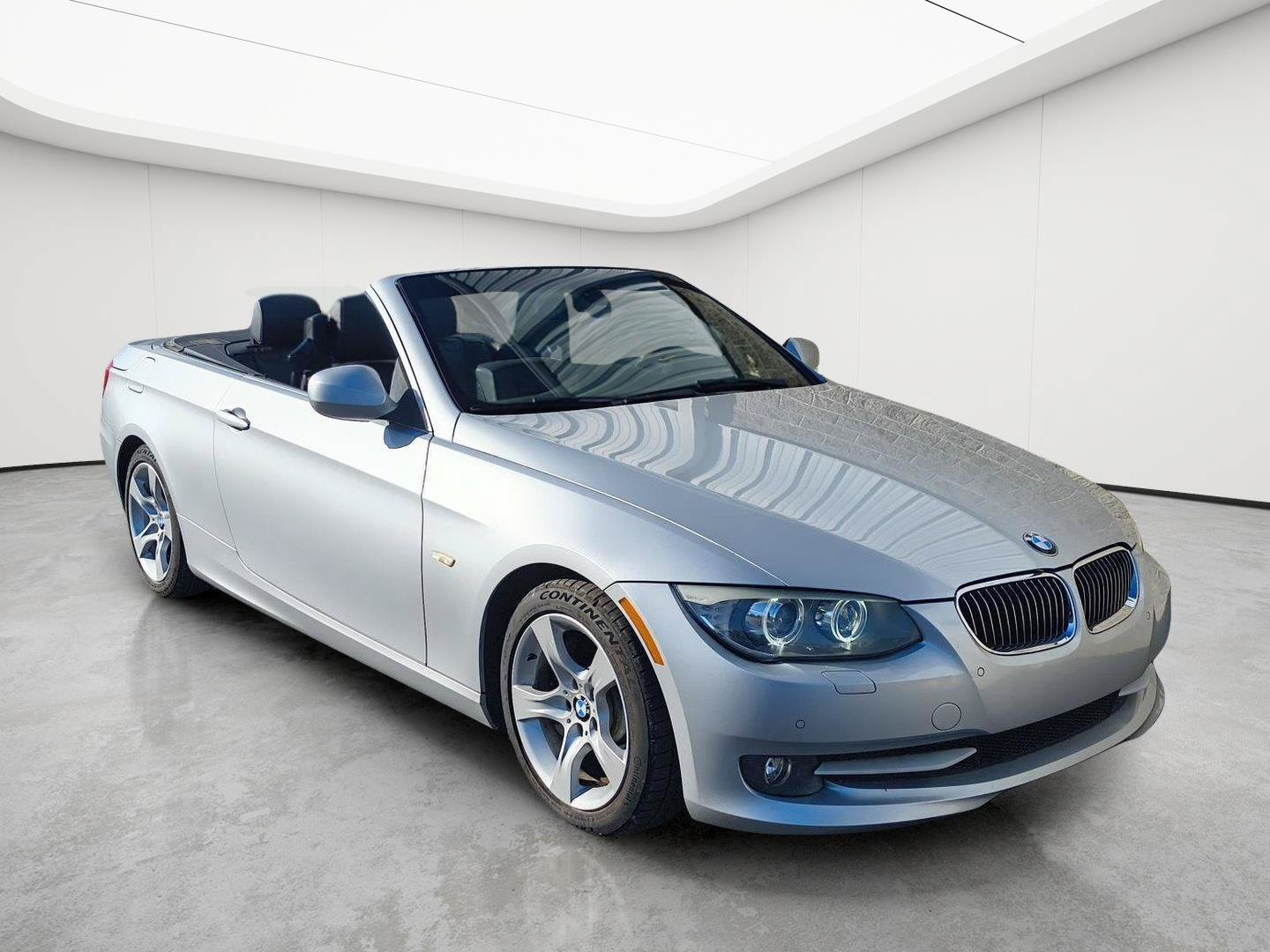 Used 2012 BMW 335i Convertible RWD image 4