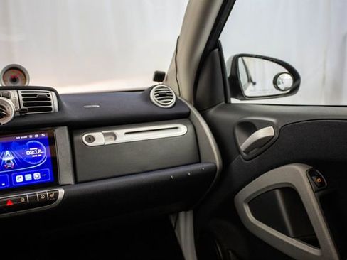 Used 2013 smart fortwo Coupe image 5