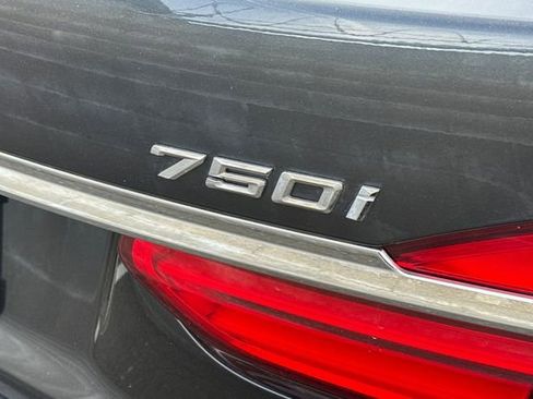 Used 2019 BMW 750i RWD image 7