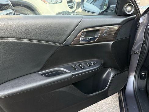 Used 2017 Honda Accord EX-L image 20