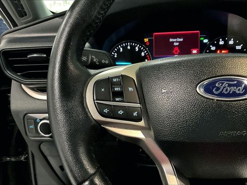Used 2023 Ford Explorer XLT AWD/4WD image 11