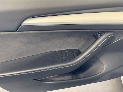 Used 2023 Tesla Model 3 Performance image 13