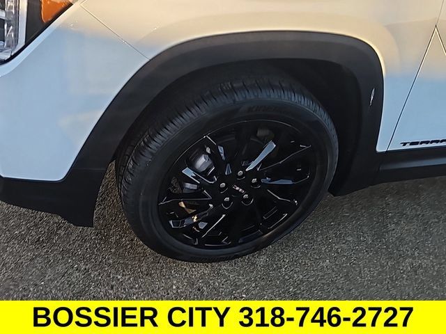 New 2024 GMC Terrain SLE w/ Driver Convenience Package FWD image 4