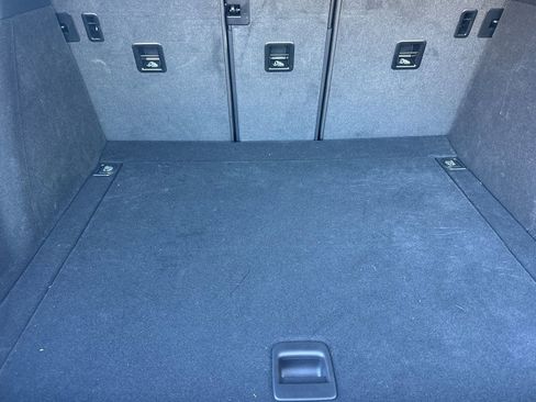 Used 2025 Porsche Macan image 17