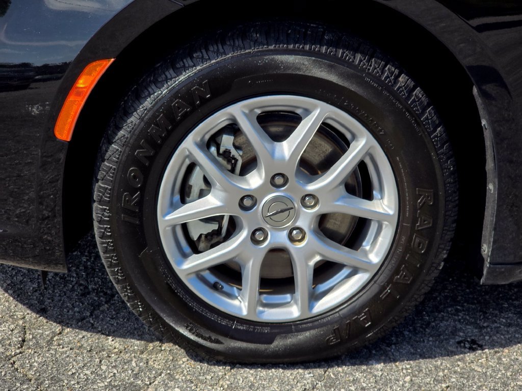 Used 2024 Chrysler Pacifica Touring-L FWD image 23