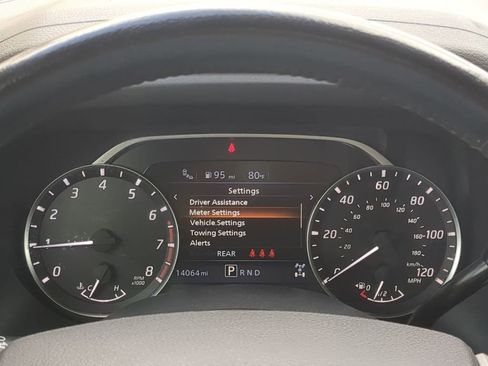 Used 2024 Nissan Titan SV w/ SV Convenience Package image 26