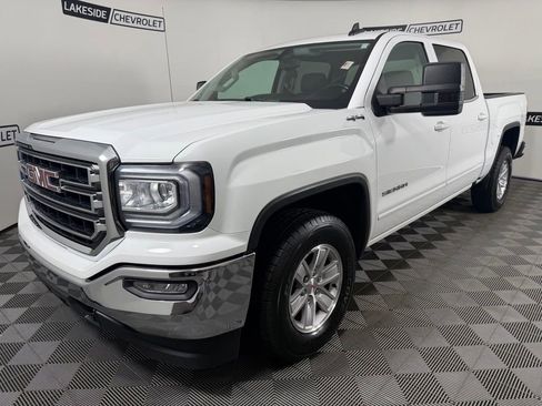 Used 2018 GMC Sierra 1500 SLE w/ SLE Value Package AWD/4WD image 2