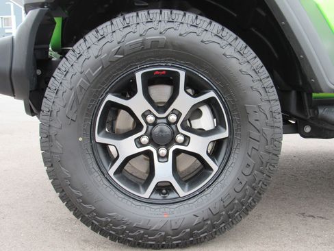 Used 2020 Jeep Wrangler Sport AWD/4WD image 40