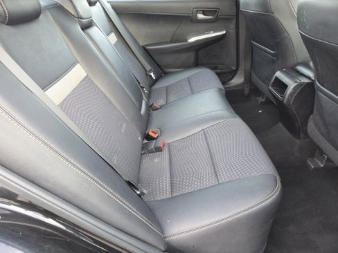 Used 2014 Toyota Camry SE image 17