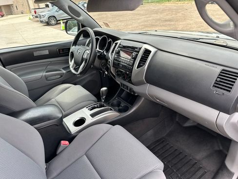 Used 2012 Toyota Tacoma 4x4 Access Cab V6 w/ TRD Off-Road Pkg image 27