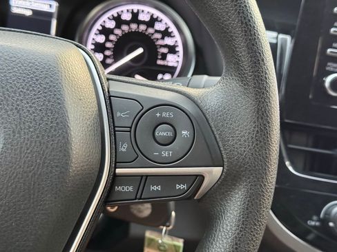 Used 2021 Toyota Camry LE image 27