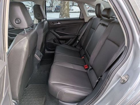 Used 2020 Volkswagen Jetta SE w/ SE Cold Weather Package image 22