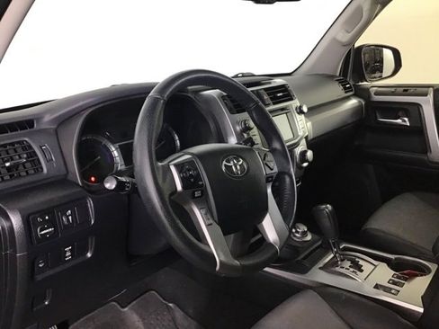 Used 2017 Toyota 4Runner SR5 Premium image 8